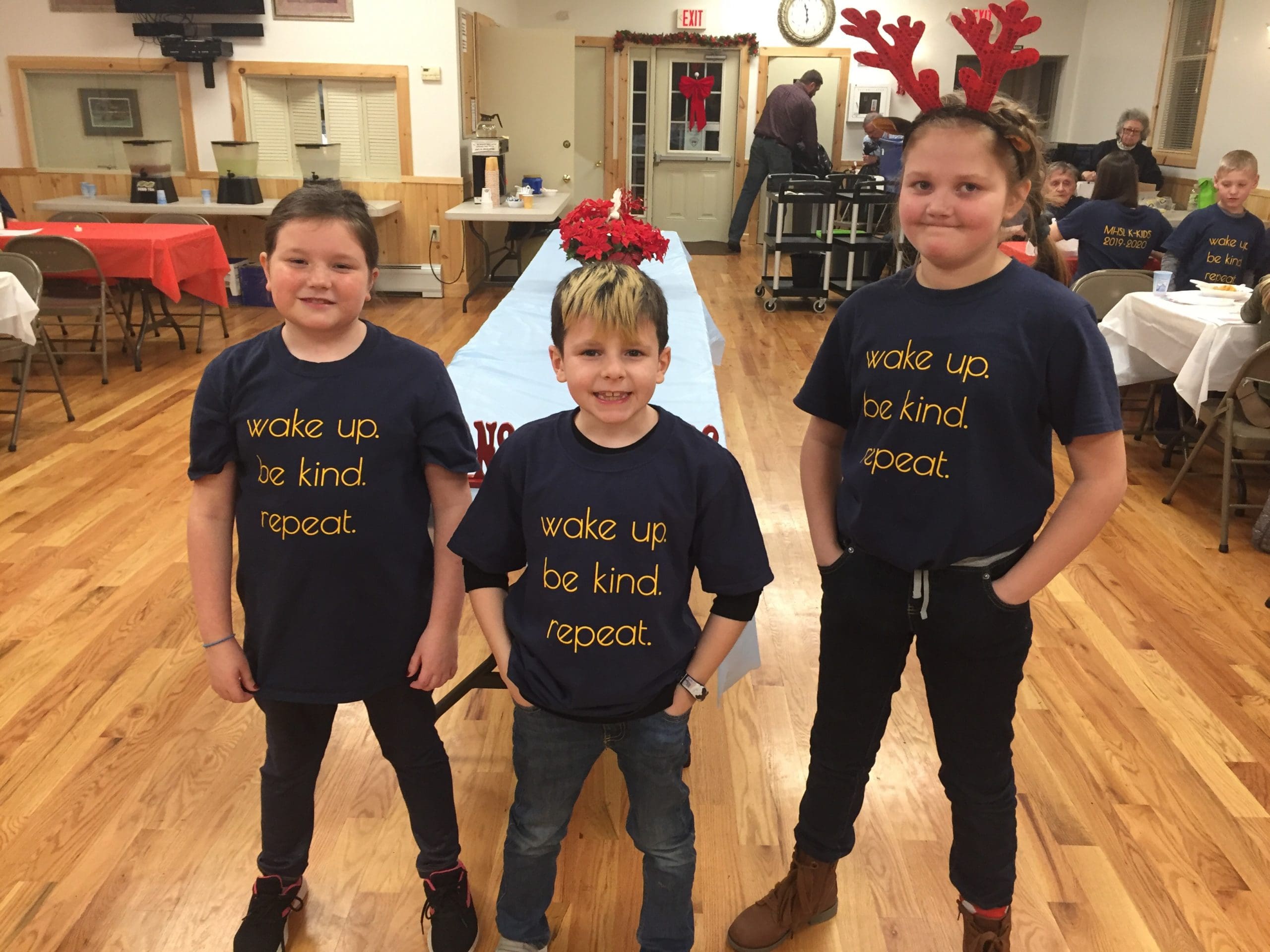 students volunteering