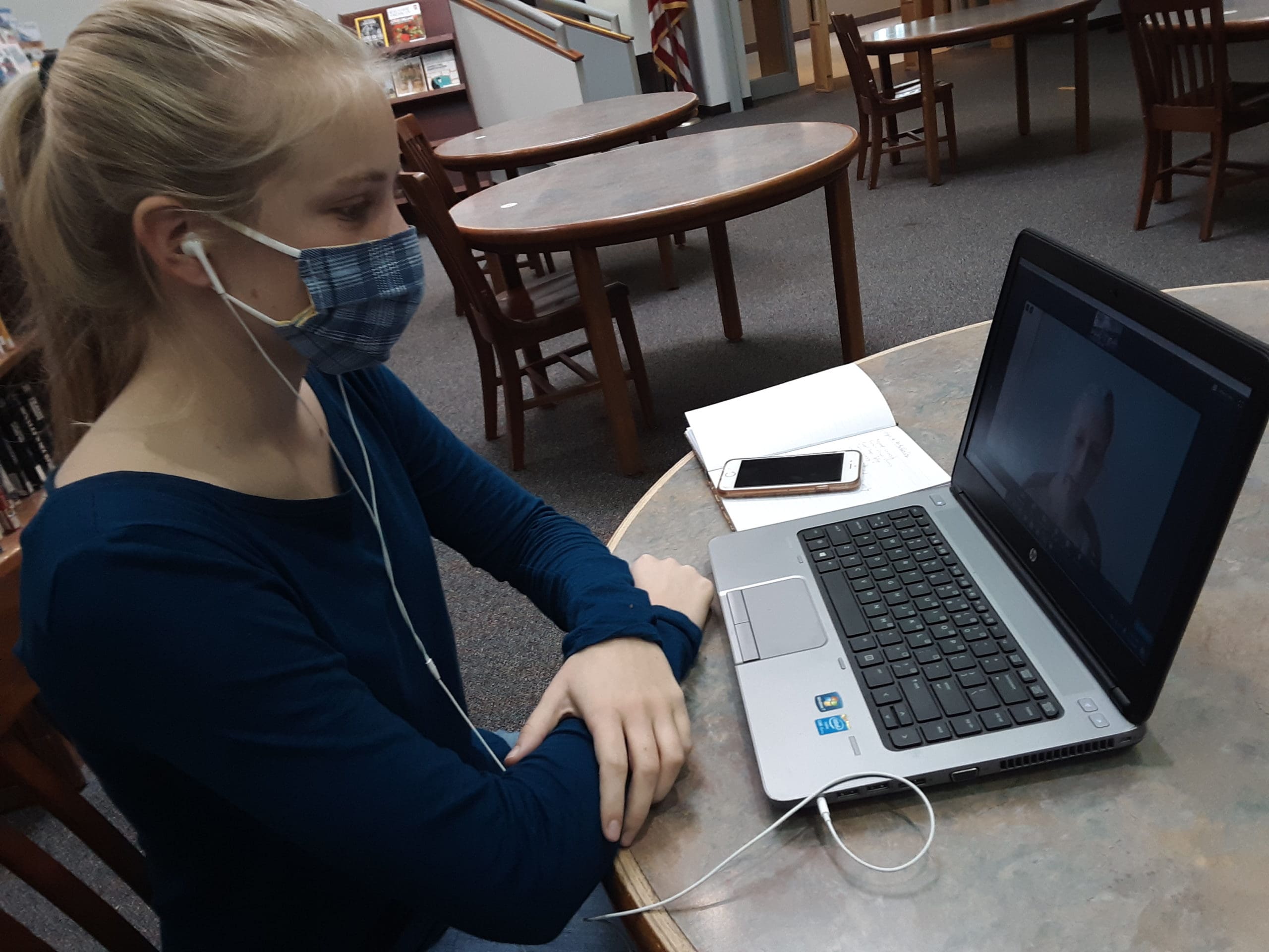 student in online meeting