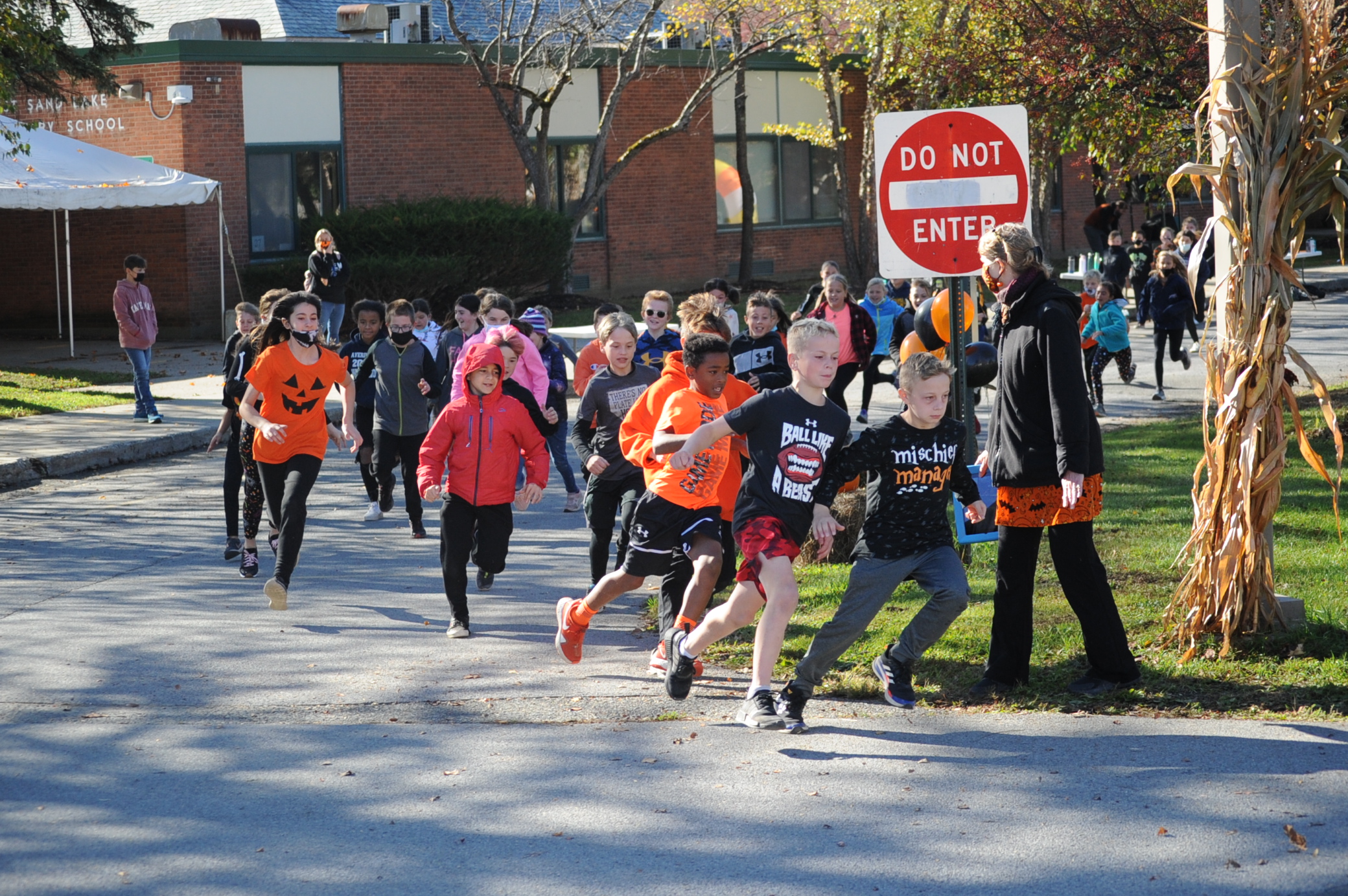 students running